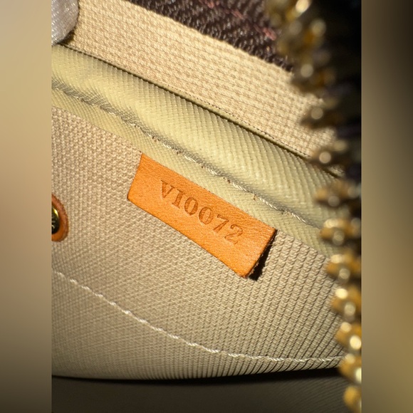 100% Authentic LOUIS VUITTON Monogram Evasion Sports/Travel Bag - Picture 10 of 13